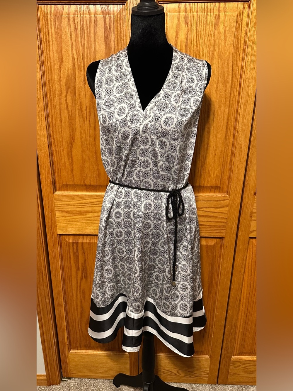 Peter Som Black & White Sleeveless V-Neck Printed Dress